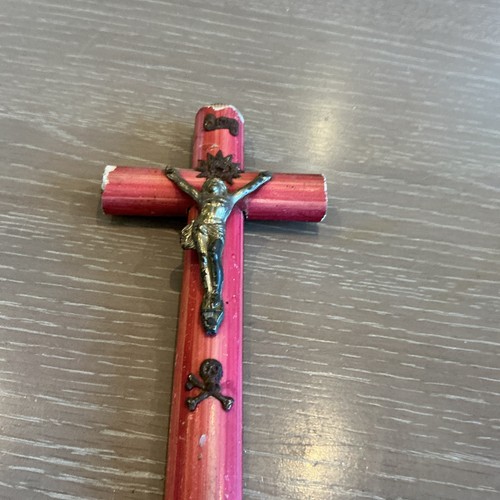 Antique crucifix - in,