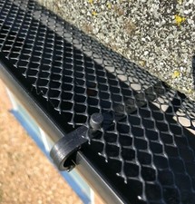 6m Rolls Gutter Net Protection Mesh Guard with 15 Fixing Clips Leaf Mesh Roll