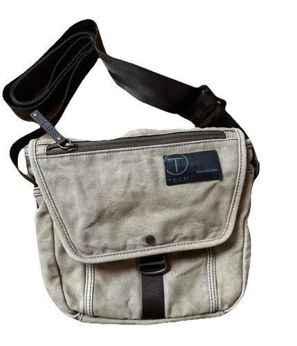 Tumi tech essential gear - tumi,