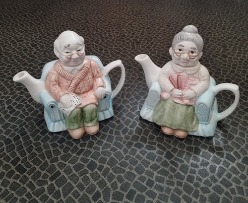 Pair novelty teapots - teapots,