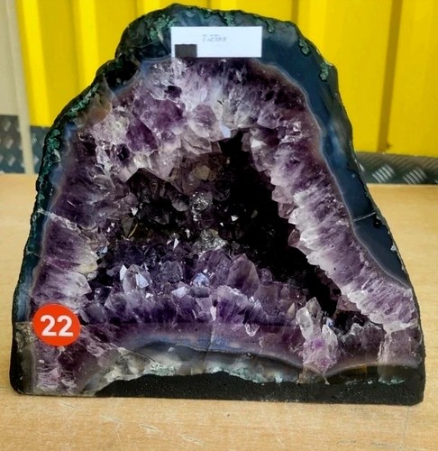 Stunning amethyst geode cave - stunning,