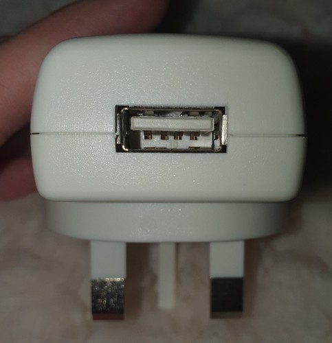 White usb mains - usb, charger