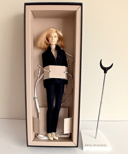 Integrity toys doll dressed - doll.,