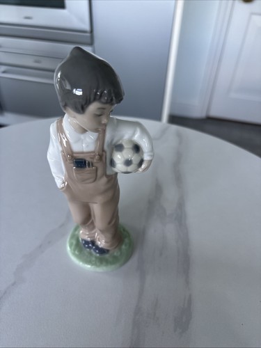 1988 nao lladro porcelain - by,