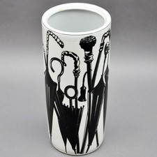 18" Round Black & White