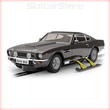 Scalextric C4239 Aston Martin V8 James Bond "Living Daylight" 1:32 Car Slot Car