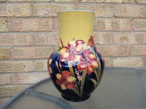 Moorcroft freesia ochre - freesia,