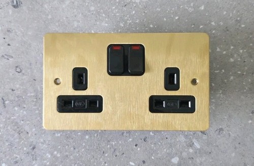 13a switched socket - dp,