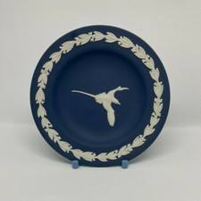 Wedgwood Jasperware White on Portland blue dish, Bermuda Long Tail