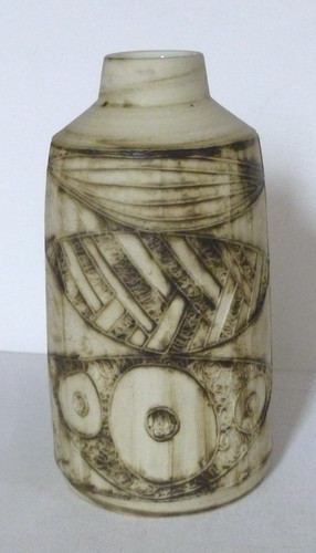 Carn pottery vase - carn, beusman