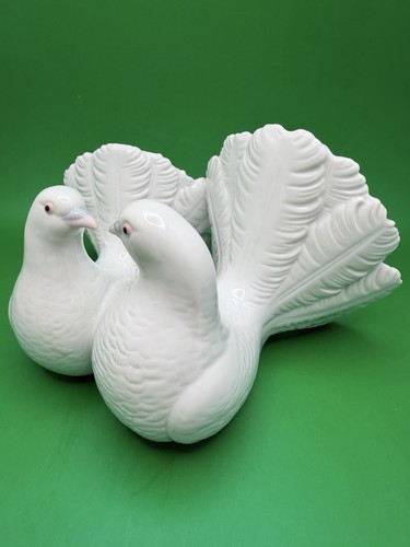 Lladro porcelain couple - lladro, of
