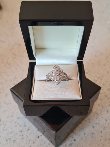 585 white gold - gold,, art