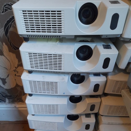 Job lot projector hitachi - job,