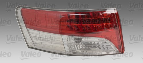 Fits toyota avensis rear light - fits,