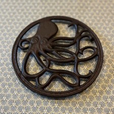 Cast Iron Round Octopus Theme