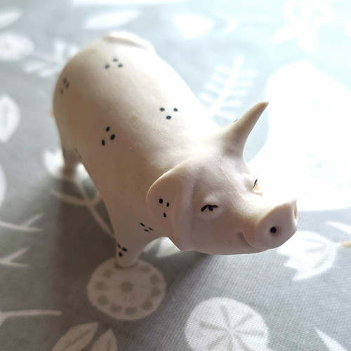 Highbank porcelain pig - porcelain,