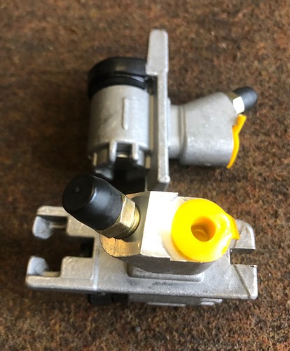 Rear wheel cylinders - rear,