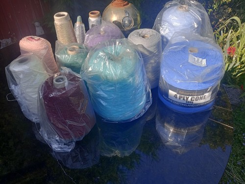 Various yarns mostly cones - various,