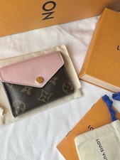 Pre-owned 100% Authentic LV Zoé Wallet