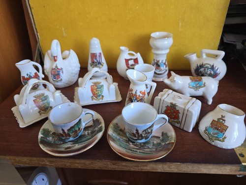 Mixed lot crested china - of,