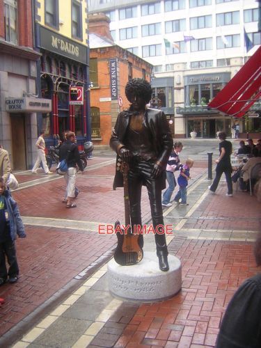 Photo phil lynott statue - lynott, off