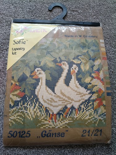 Kinetic sofie tapestry kit - kinetic,