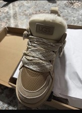 UGG Lowmel Sand Size 6