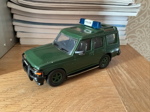 Land rover 61054 police patrol - land,