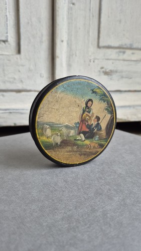 Antique snuff box paper - box,, mache