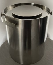 Arne Jacobsen and Cylinda Line