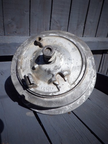 Lambretta front wheel hub - front,