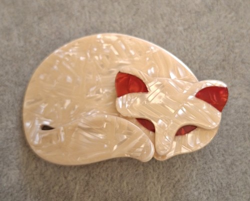 Lea stein genuine brooch - lea,