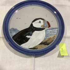 Highland Stoneware Scottish Pottery. Plate/Wall Hanging 20 cms Puffin (j)