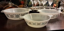 Vintage Jaj Pyrex Chelsea