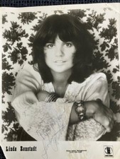 Linda Ronstadt Signed 8x10