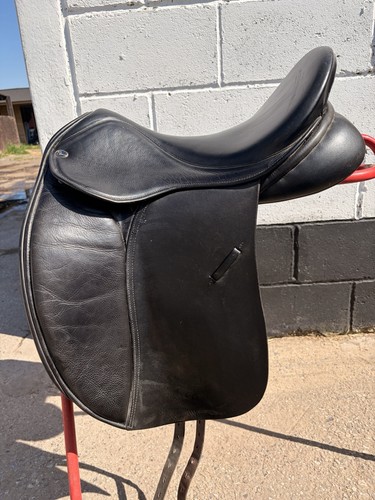 Silhouette dressage saddle - silhouette,