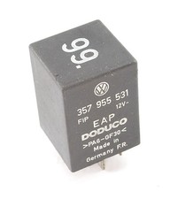 AUDI VW SEAT SKODA GENUINE FRONT INTERMITTENT WIPER WASH RELAY 99 357955531 