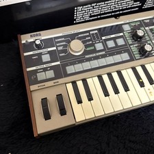 KORG microKORG Synthesizer /