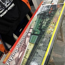 HORNBY R1039 OO FLYING