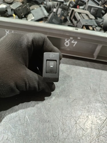 Switch light range adjustment - light,