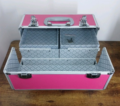 Pink aluminium vanity - pink,