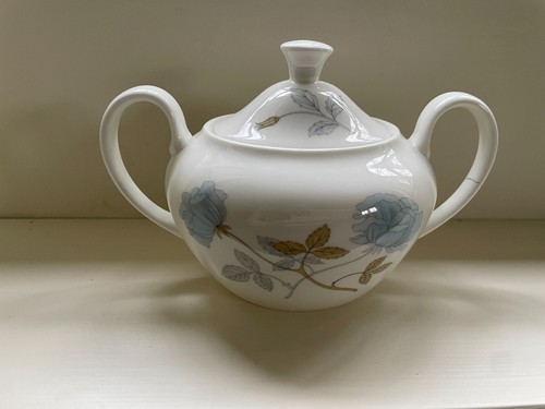 Wedgewood ice rose bone - ice,