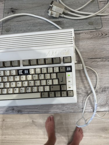 Commodore a600 vintage amiga - commodore,