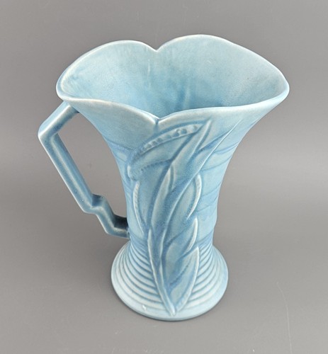 Arthur wood vase blue - in,