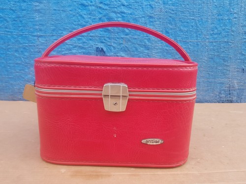 Red vintage antler vanity - vintage, case