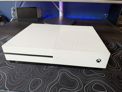 Xbox one 1tb console - s,