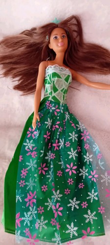 Brunette barbie new - in,