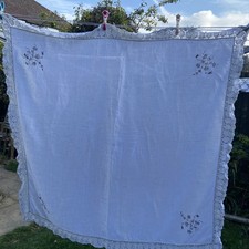Vintage Lace & Embroidered Tablecloth Linen 46” Square 
