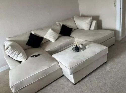 Cinema sofa shape - u,