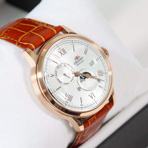 Orient sun and moon - moon, dial